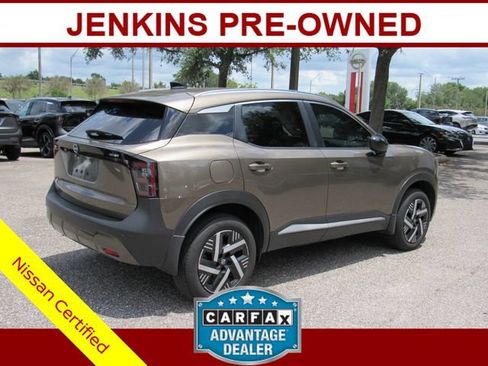 Certified 2026 Nissan Kicks SV w/ Charging Package FWD image 4