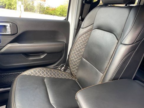Used 2021 Jeep Wrangler Unlimited Sahara AWD/4WD image 13