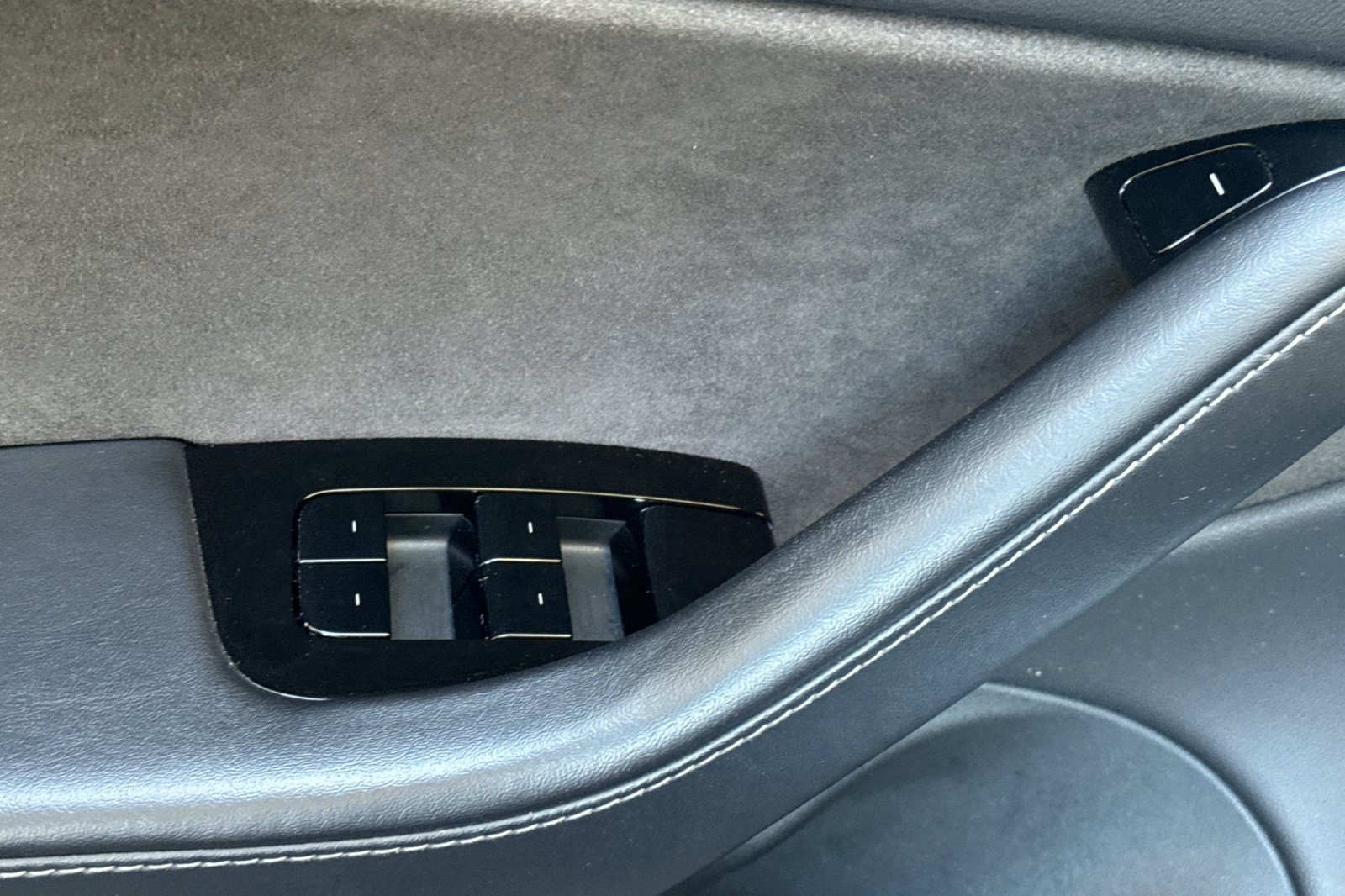 Used 2018 Tesla Model 3 Long Range RWD image 13