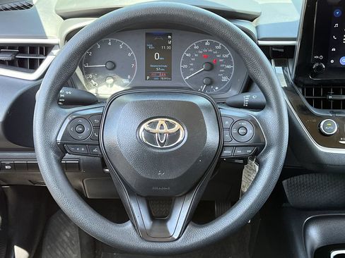 Used 2025 Toyota Corolla LE FWD image 11