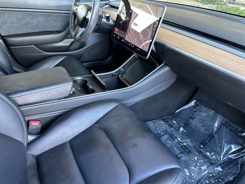 Used 2020 Tesla Model 3 Performance image 15