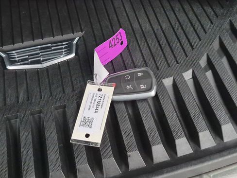 Used 2020 Cadillac XT4 Premium Luxury w/ Cold Weather Package FWD image 32