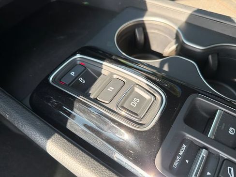 Used 2025 Honda Pilot Sport image 24