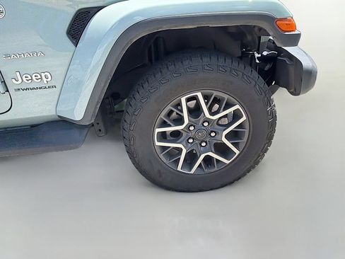 Used 2024 Jeep Wrangler Unlimited Sahara w/ Technology Group AWD/4WD image 12