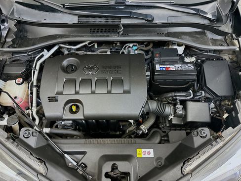 Used 2019 Toyota C-HR XLE FWD image 33