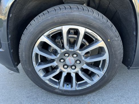 Used 2021 GMC Acadia Denali w/ Denali Technology Package image 13