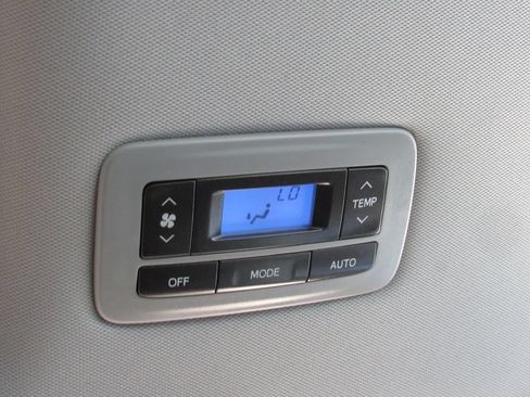 Used 2015 Toyota Sienna XLE Premium FWD image 37