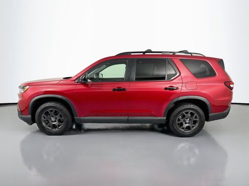 Certified 2025 Honda Pilot TrailSport image 8