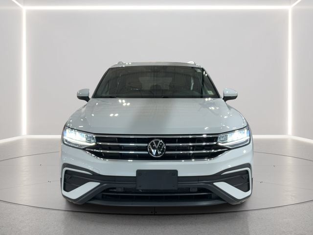 Certified 2024 Volkswagen Tiguan SE AWD/4WD image 9