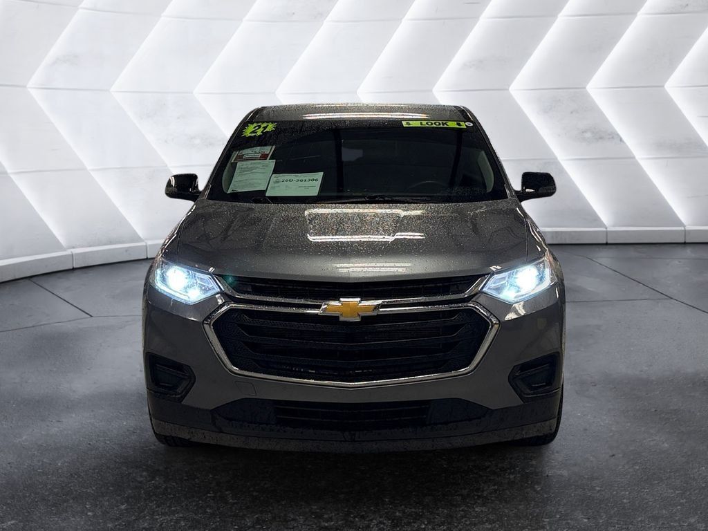 Used 2021 Chevrolet Traverse LS w/ LPO, Floor Liner Package AWD/4WD image 2