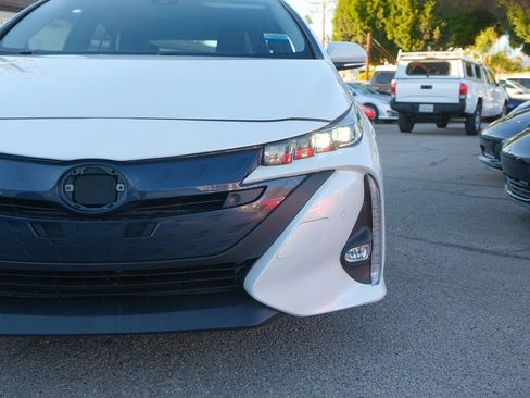Used 2017 Toyota Prius Prime Advanced image 43
