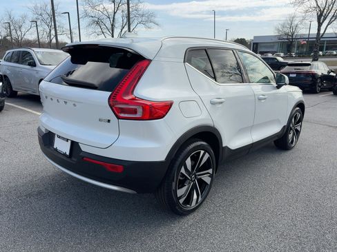 Used 2023 Volvo XC40 B5 Plus w/ Protection Package Premier image 9