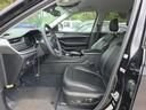 Used 2023 Jeep Grand Cherokee L Limited RWD image 4