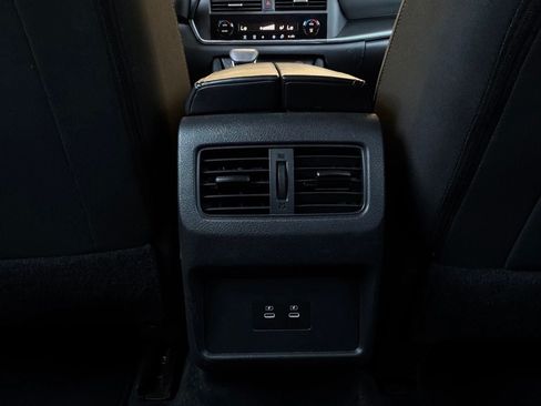 Used 2025 Nissan Rogue SV FWD image 13