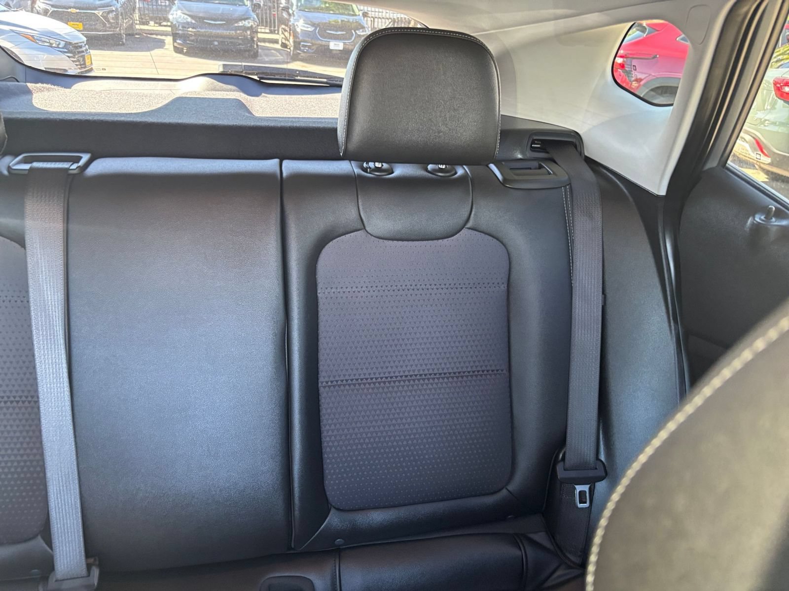 Used 2025 Chevrolet Trax LT w/ LT Convenience Package FWD image 37