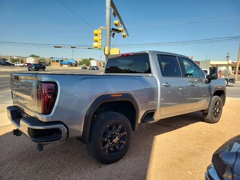 Used 2025 GMC Sierra 2500 AT4 AWD/4WD image 8