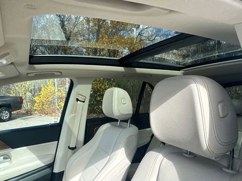 Used 2024 Mercedes-Benz GLE 450 4MATIC image 40