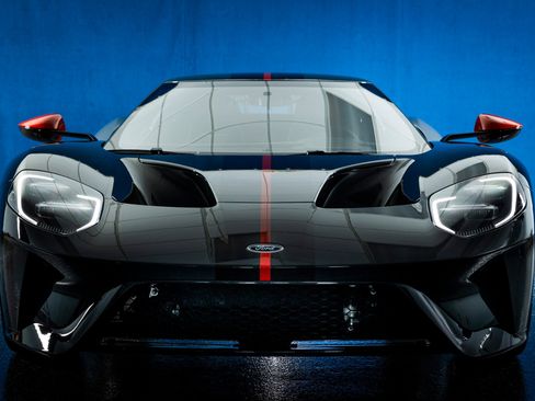 Used 2020 Ford GT Carbon Series image 3