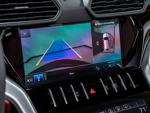 Used 2022 Lamborghini Urus AWD/4WD image 23