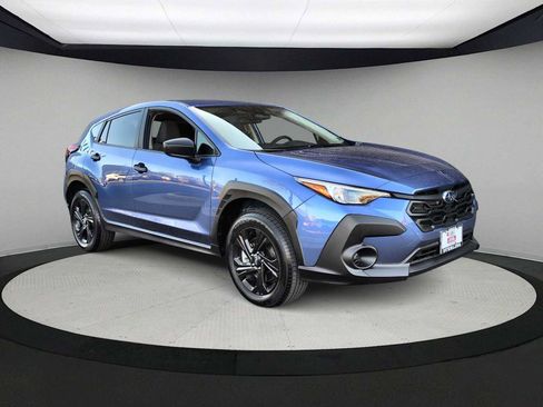 Used 2025 Subaru Crosstrek 2.0i image 2