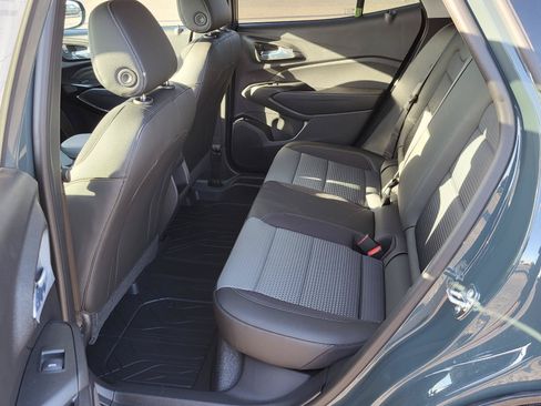 New 2026 Chevrolet Trax LT w/ Midnight Edition FWD image 13
