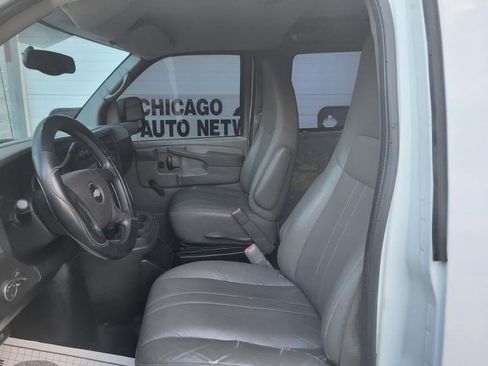 Used 2011 Chevrolet Express 1500 AWD image 25