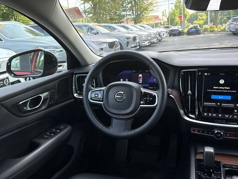 Used 2023 Volvo S60 B5 Plus w/ Climate Package AWD/4WD image 22