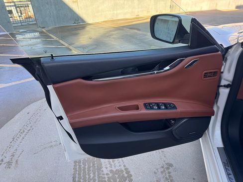 Used 2016 Maserati Quattroporte GTS image 9