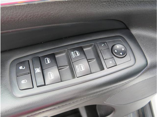 Used 2020 Jeep Grand Cherokee Limited AWD/4WD image 30