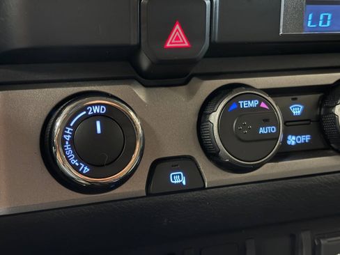 Used 2022 Toyota Tacoma SR AWD/4WD image 23