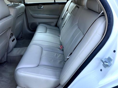 Used 2011 Cadillac DTS Luxury image 17