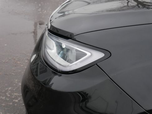 Used 2024 Chrysler Pacifica Limited w/ S Appearance Package image 16