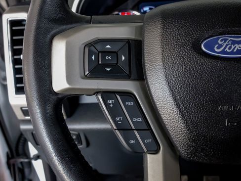 Used 2022 Ford F250 Lariat w/ Lariat Value Package AWD/4WD image 17