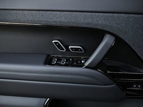 New 2026 Land Rover Range Rover Sport SE AWD/4WD image 19
