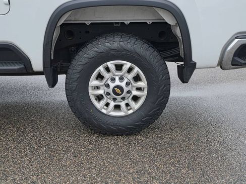 Used 2025 Chevrolet Silverado 2500 LT w/ Convenience Package AWD/4WD image 13