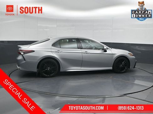 Used 2024 Toyota Camry XSE FWD image 3