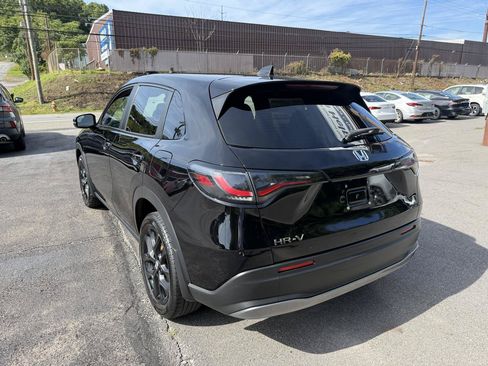 Used 2024 Honda HR-V Sport image 7