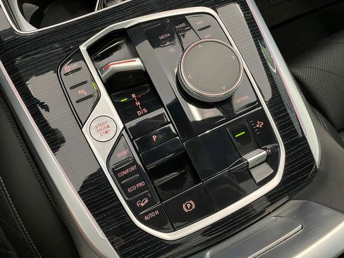 Certified 2023 BMW X7 xDrive40i w/ M Sport Package image 18