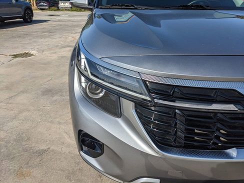 Certified 2025 Kia Seltos EX w/ EX Sunroof Package FWD image 10