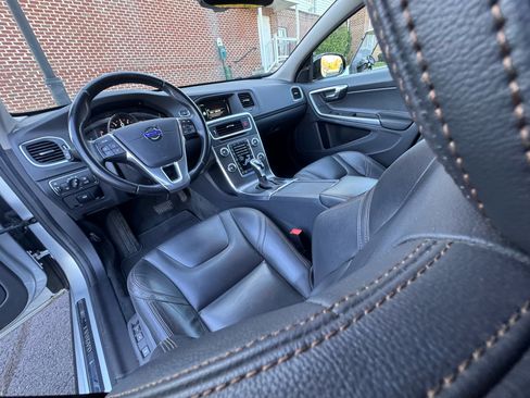 Used 2016 Volvo V60 T5 Cross Country w/ Convenience Package image 44