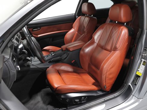 Used 2011 BMW M3 Coupe image 2