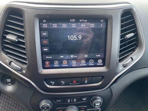 Used 2021 Jeep Cherokee Trailhawk w/ Technology Group AWD/4WD image 33