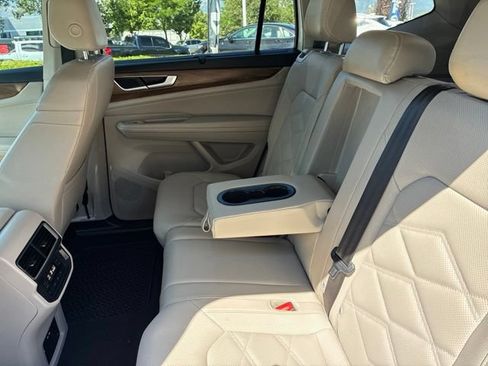 Certified 2024 Volkswagen Atlas SE FWD image 14