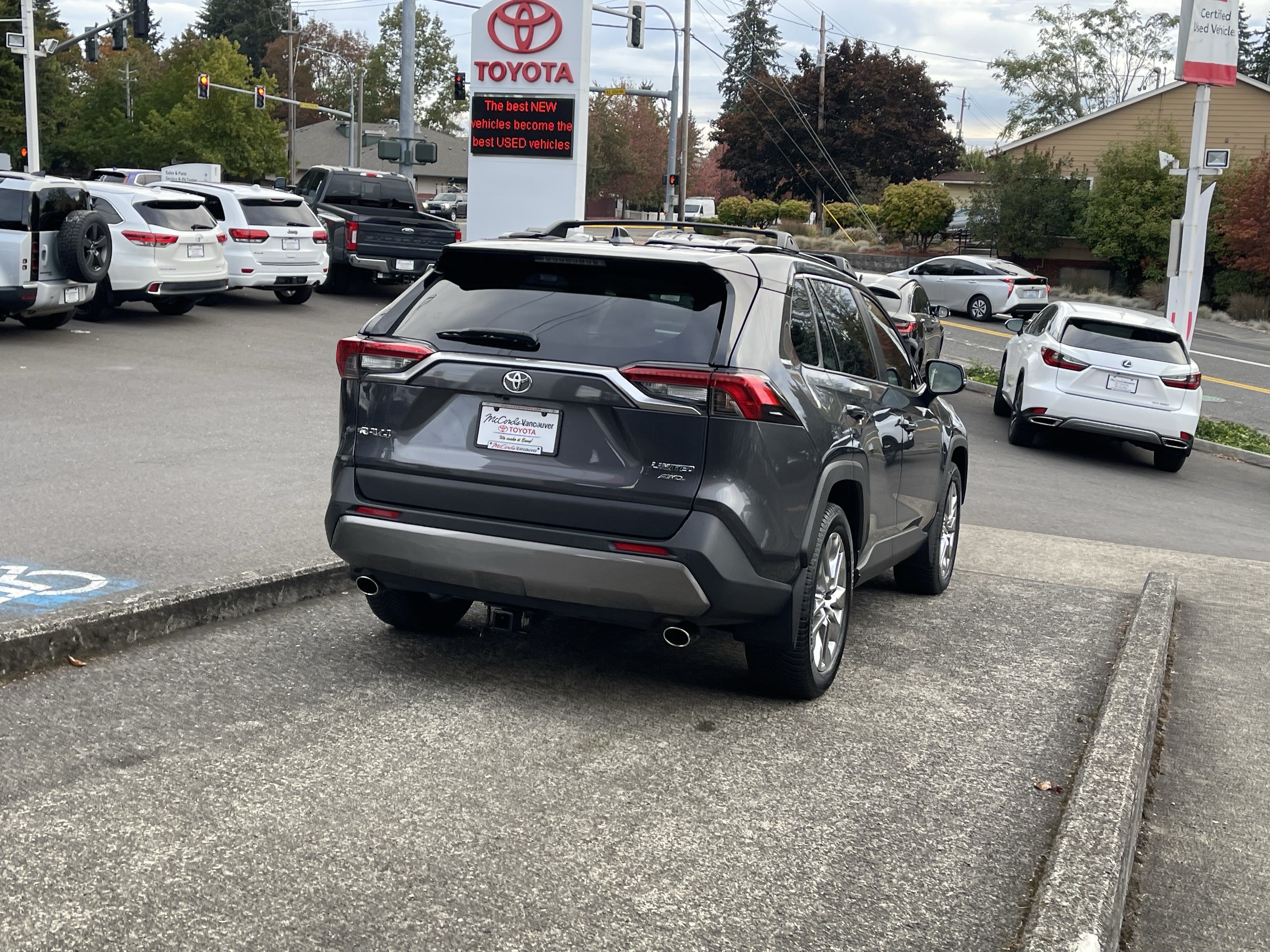 Certified 2021 Toyota RAV4 Limited AWD/4WD image 7