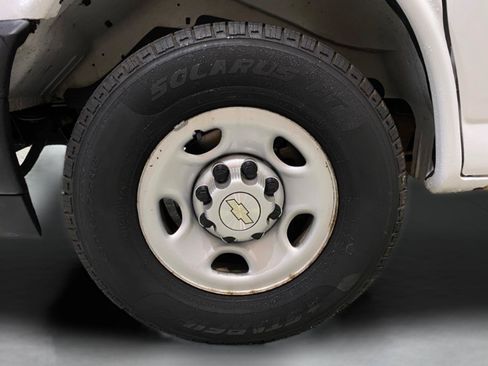 Used 2021 Chevrolet Express 2500 w/ Driver Convenience Package RWD image 7