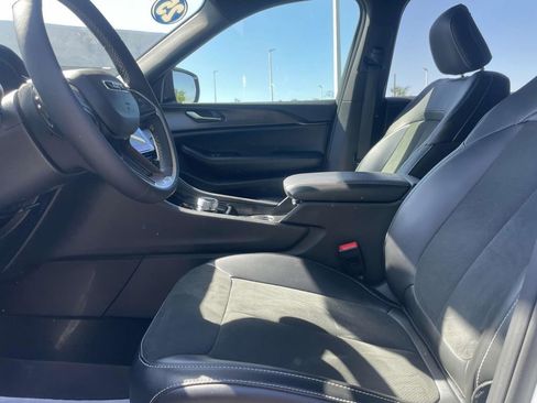 Certified 2025 Jeep Grand Cherokee L Altitude image 27