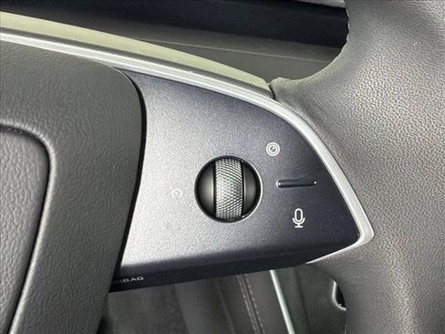 Used 2026 Tesla Model Y 2WD image 28
