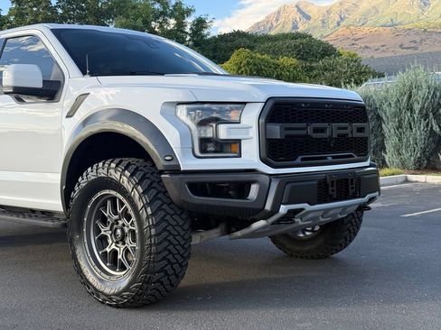 Used 2018 Ford F150 Raptor w/ Equipment Group 802A Luxury AWD/4WD image 17