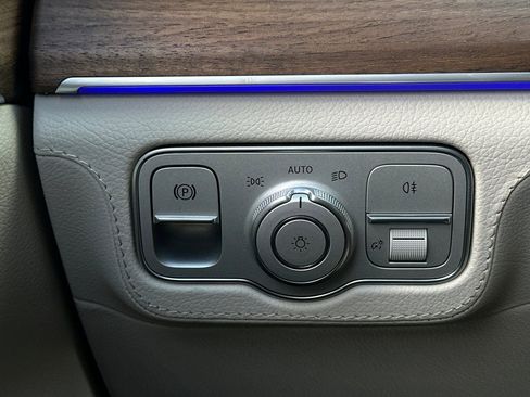 New 2025 Mercedes-Benz GLS 580 4MATIC image 28