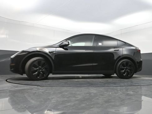 Used 2025 Tesla Model Y Long Range AWD/4WD image 24